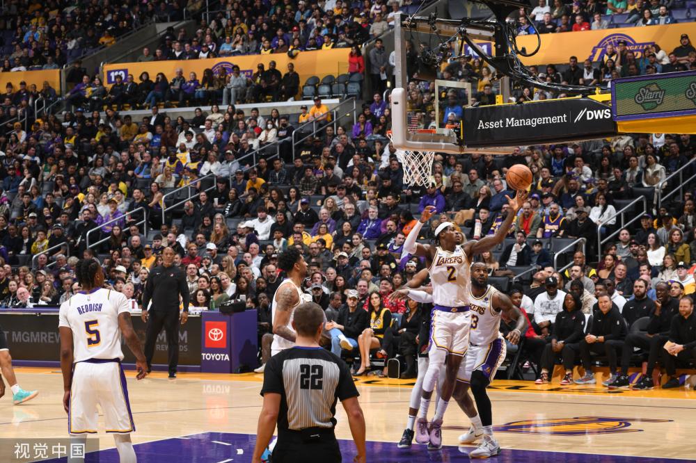 坚持不懈地 坚持不懈地